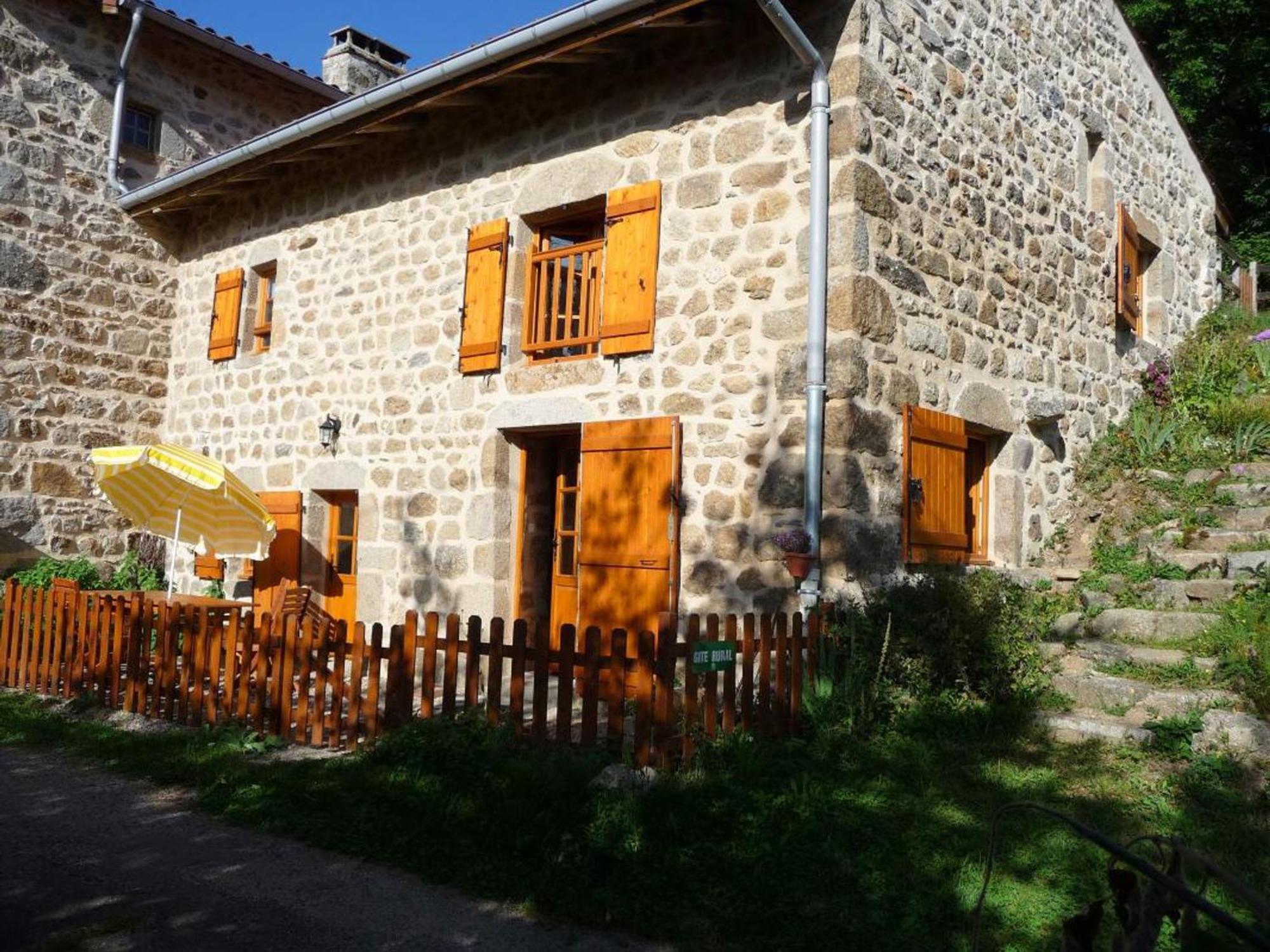 Charmant Gite Avec Terrasse, Cheminee Et Jardin, A Proximite Des Bois, Animaux Acceptes - Fr-1-496-205 Saint-Jean-Soleymieux Ngoại thất bức ảnh