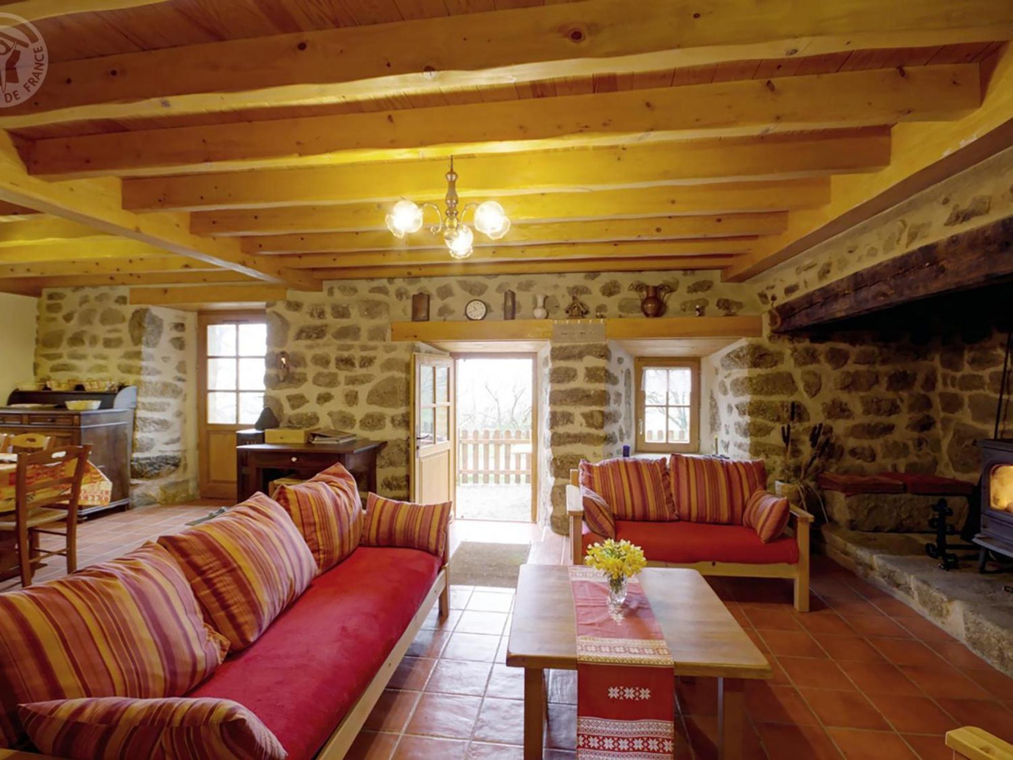 Charmant Gite Avec Terrasse, Cheminee Et Jardin, A Proximite Des Bois, Animaux Acceptes - Fr-1-496-205 Saint-Jean-Soleymieux Ngoại thất bức ảnh