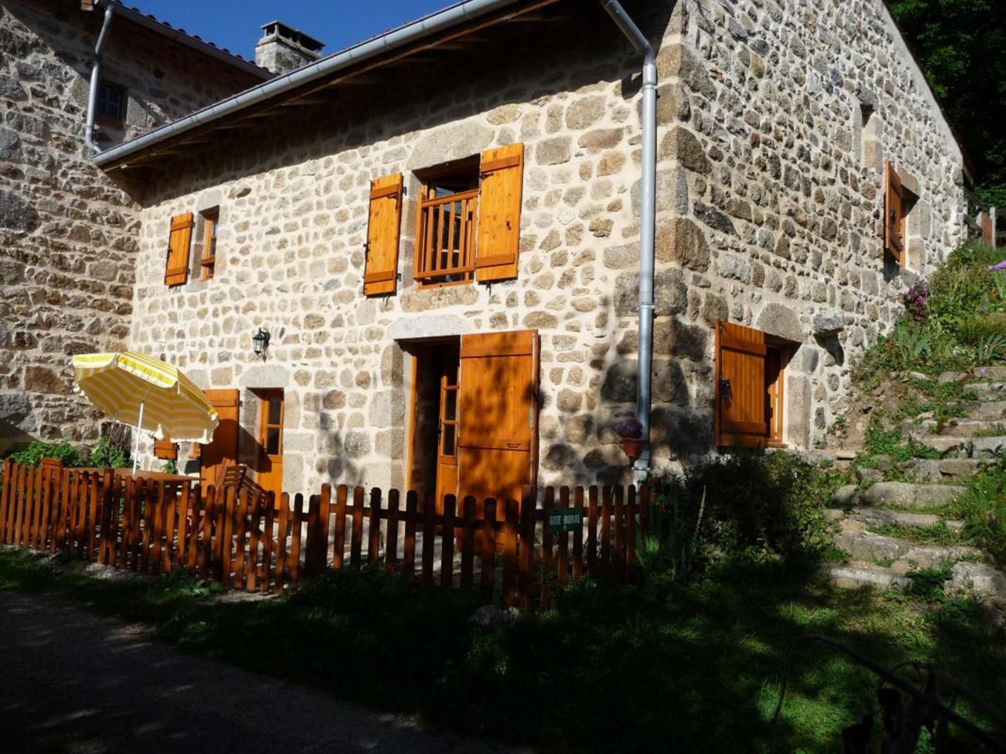 Charmant Gite Avec Terrasse, Cheminee Et Jardin, A Proximite Des Bois, Animaux Acceptes - Fr-1-496-205 Saint-Jean-Soleymieux Ngoại thất bức ảnh